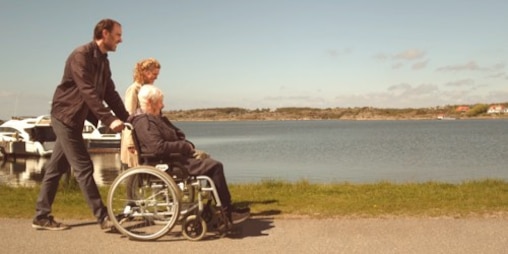 TENA-Lifestyle-CGR-Promo-old-woman-in-wheelchair-500x250.jpg                                                                                                                                                                                                                                                                                                                                                                                                                                                        