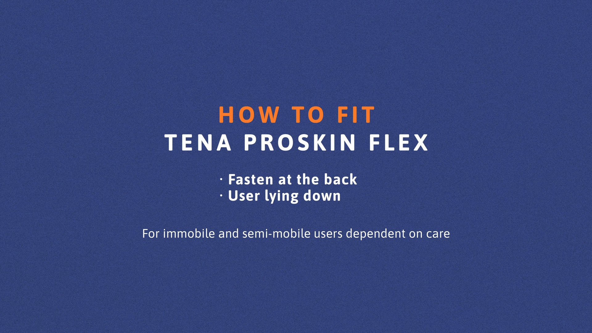 Anlegehinweise für TENA Flex Inkontinenzvorlage mit Hüftbund im Liegen – Ansicht von hinten