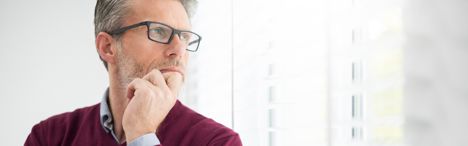 ¿Qué causa la micción constante en los hombres?