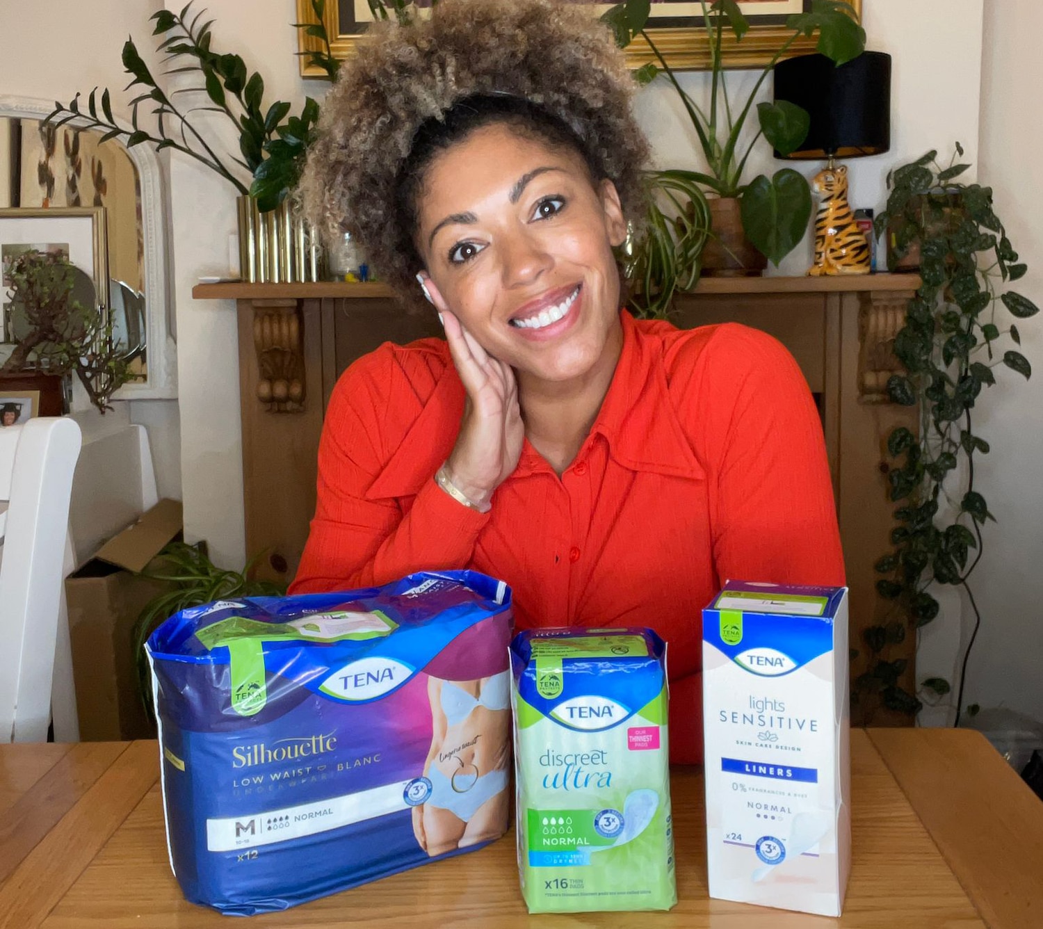 Dr Zoe with TENA Products Q&A-header-1.png                                                                                                                                                                                                                                                                                                                                                                                                                                                                          