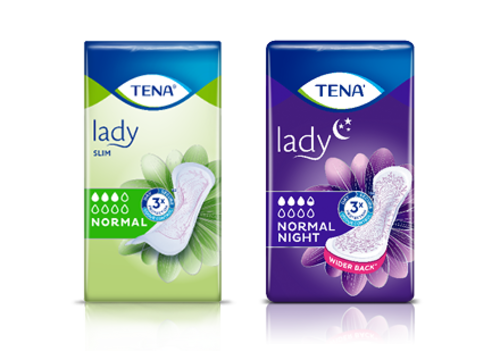 Dvě balení inkontinenčních vložek na modrém pozadí: TENA Lady Slim Normal a TENA Lady Normal Night