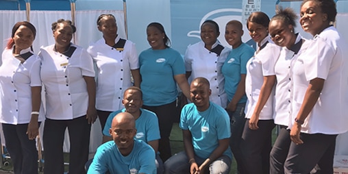 Екипът на TENA в Южна Африка, усмихващи се