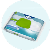 Un emballage de lingettes humides TENA ProSkin