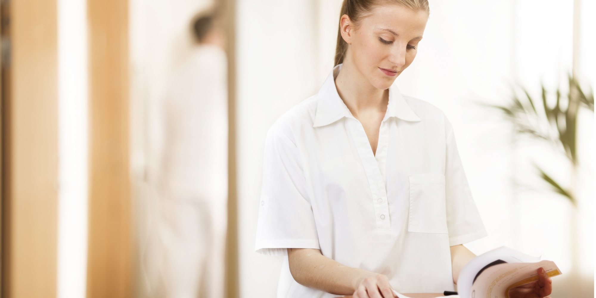 2000x1000_half_training-benefit-nurse.jpg                                                                                                                                                                                                                                                                                                                                                                                                                                                                           