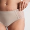 Le confort de votre lingerie habituelle – fabriquée dans un tissu de qualité supérieure et en dentelle raffinée