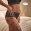 Kobieta w przebadanej dermatologicznie bieliźnie TENA Silhouette