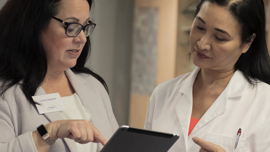 889x500_TPW_pharmacy_female_pharmacist                                                                                                                                                                                                                                                                                                                                                                                                                                                                              
