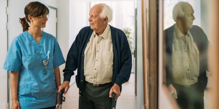 Übung: Beckenbodenübung im Stehen