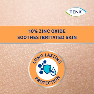 Immagine macro della pelle umana, didascalia che riporta “10% di ossido di zinco, lenisce la pelle irritata” e icona che indica la “protezione a lunga durata”