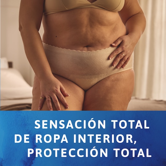 Mujer con ropa interior TENA Silhouette, que ofrece protección total