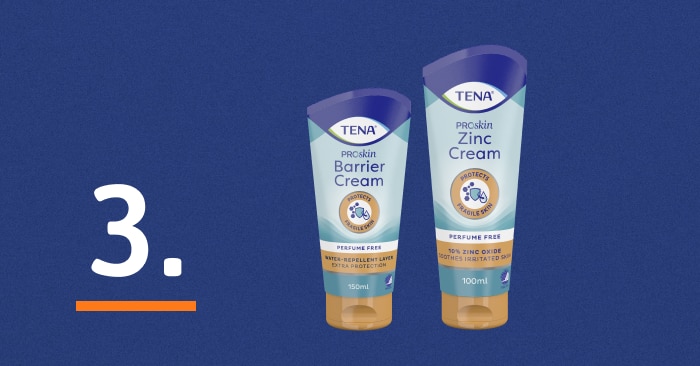 Eine Abbildung zeigt TENA ProSkin Barrier Cream neben der Zahl 3. Die Zahl 3 steht für "Trockenheit" - der dritte Schritt in der 3-Schritte-Hautgesundheitslösung von TENA.
