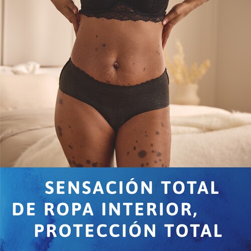 Mujer con ropa interior TENA Silhouette, que ofrece protección total